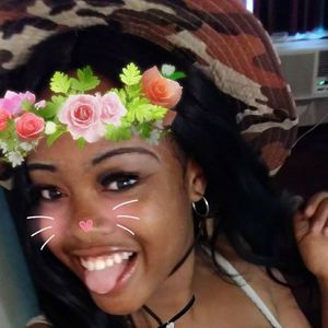 Meet your Posher, Alexis